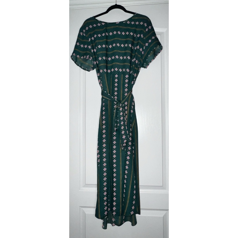 NWOT Green Shein Plus Size 2XL Dress Features Geometric Patterns Throughout